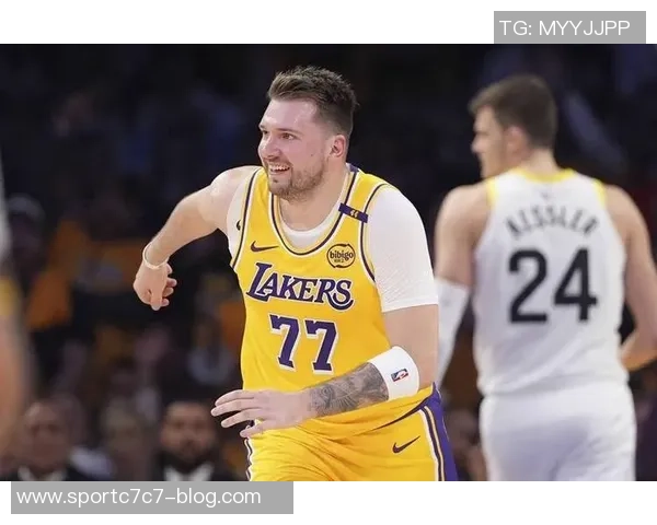 东契奇首度砍下40三双老詹称赞其如魔术师般出色表现