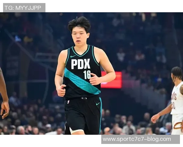 拓媒分析杨瀚森频繁尝试溜后门传球的战术效果与球队配合问题 拓媒分析杨瀚森频繁尝试溜后门传球的战术效果与球队配合问题