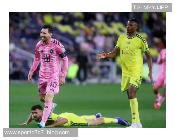 迈阿密国际首失一球门将失误送点苏里奇稳健罚入扳平比分